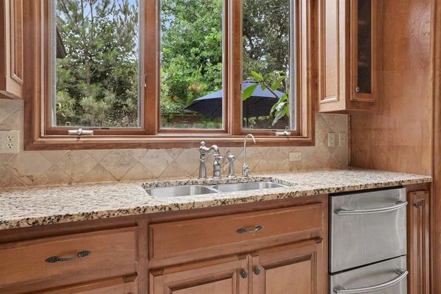 800 Shadow Wood Drive, Edmond, OK 73034
