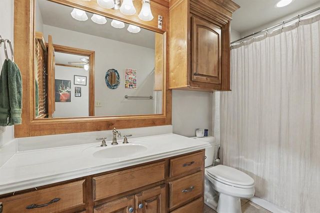 800 Shadow Wood Drive, Edmond, OK 73034