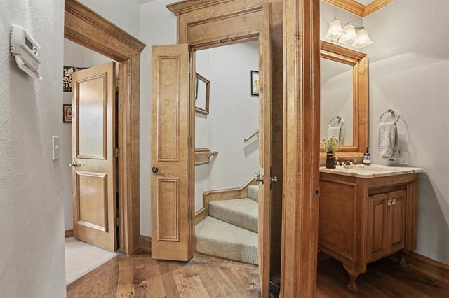 800 Shadow Wood Drive, Edmond, OK 73034