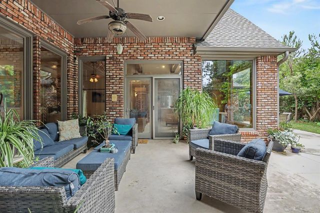 800 Shadow Wood Drive, Edmond, OK 73034