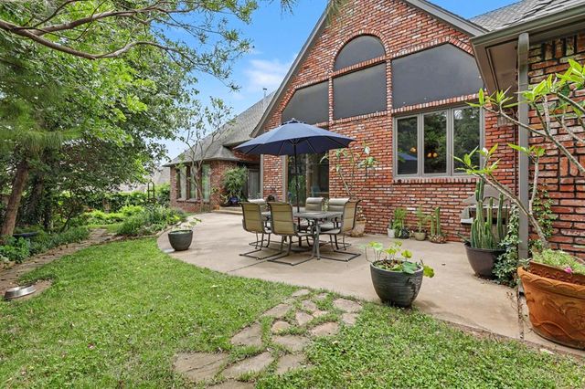 800 Shadow Wood Drive, Edmond, OK 73034