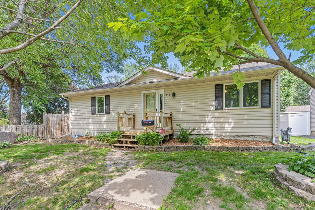 241 15th Avenue S, South Saint Paul, MN 55075