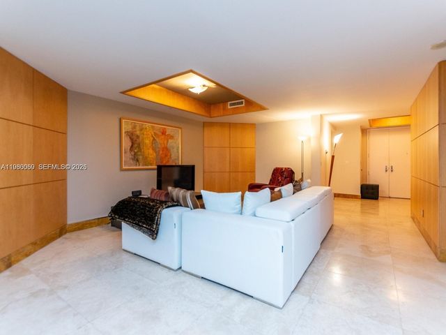 848 Brickell Key Drive 1201, Miami, FL 33131