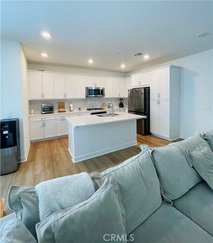 2004 Dewdrop, Upland, CA 91786