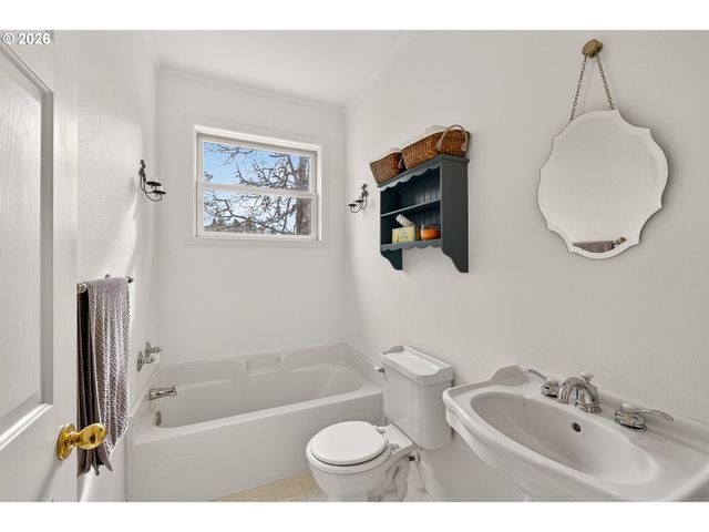 7280 Se EOLA HILLS Rd, Amity, OR 97101