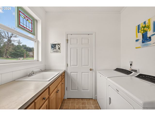 7280 Se EOLA HILLS Rd, Amity, OR 97101