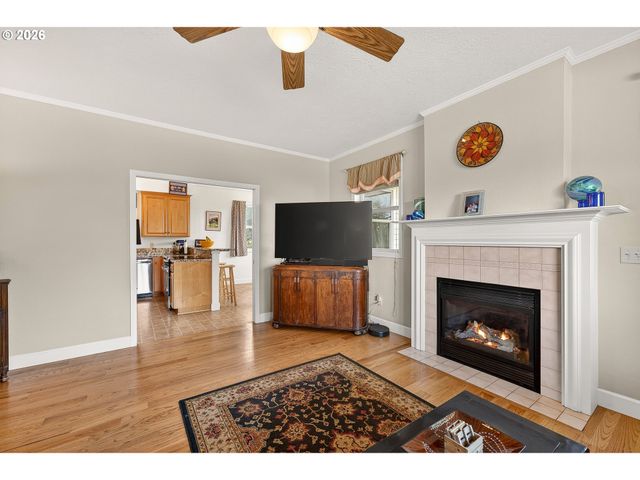 7280 Se EOLA HILLS Rd, Amity, OR 97101