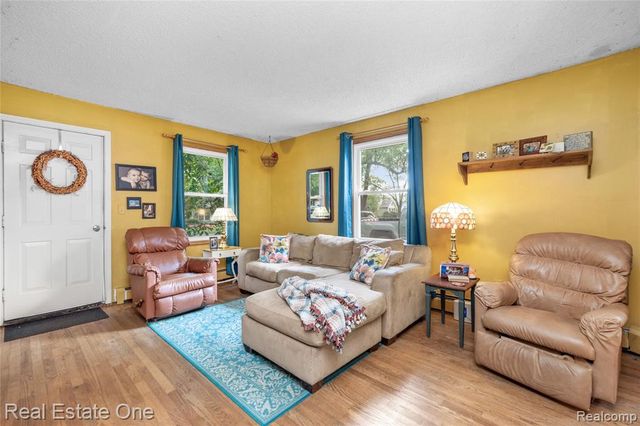 4866 Filer Street, Waterford, MI 48328