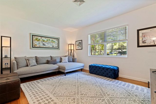 1055 MONTICELLO BOULEVARD N, St Petersburg, FL 33703