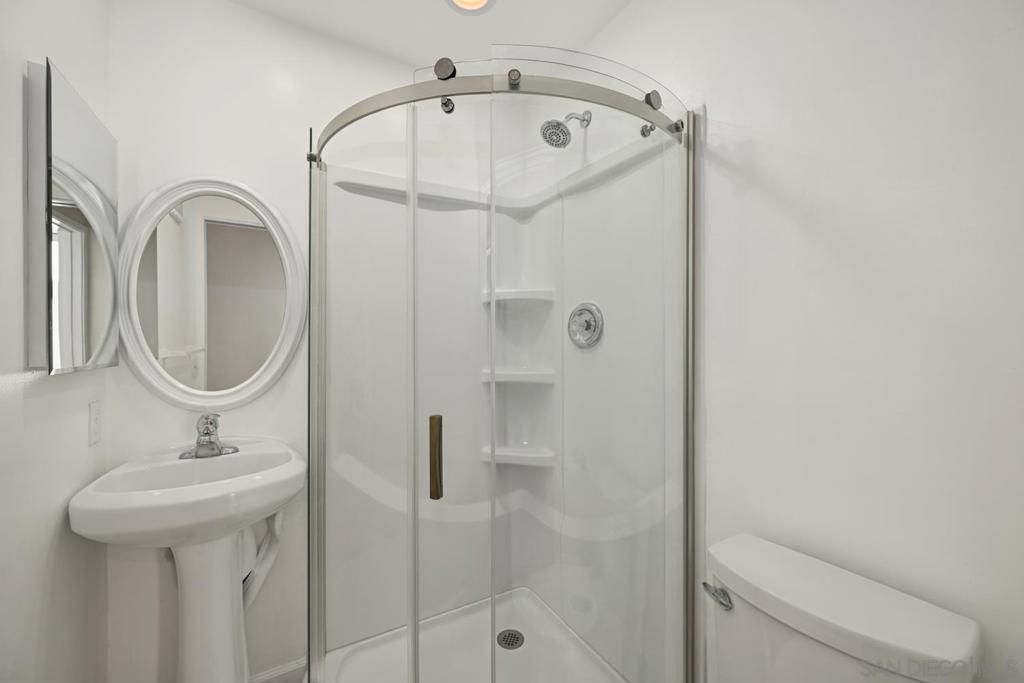 Image 12 of property listing at 6182 Agee St 203, San Diego, CA 92122