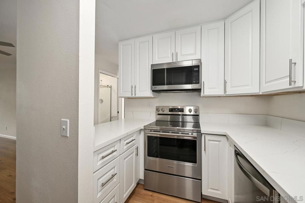 Image 19 of property listing at 6182 Agee St 203, San Diego, CA 92122