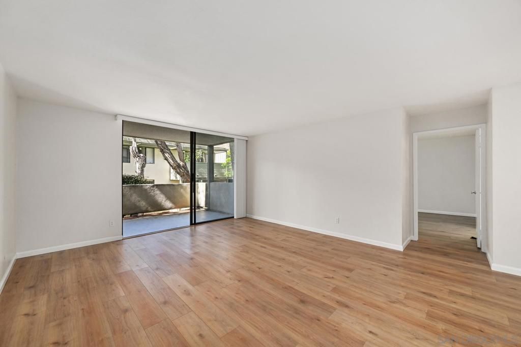 Image 4 of property listing at 6182 Agee St 203, San Diego, CA 92122