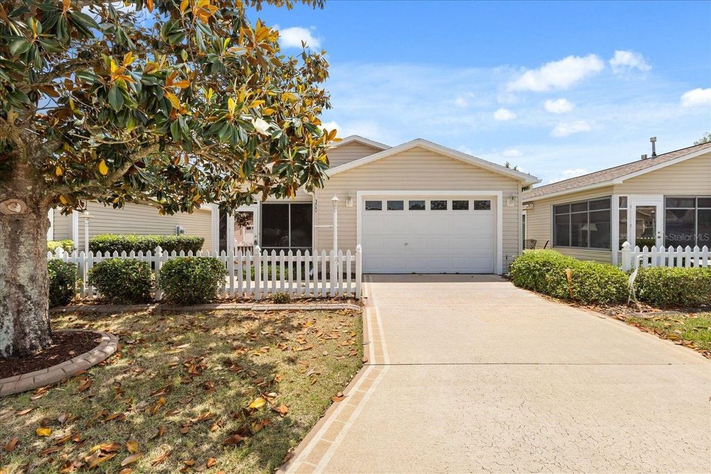 300 VARNVILLE WAY, The Villages, FL 32162