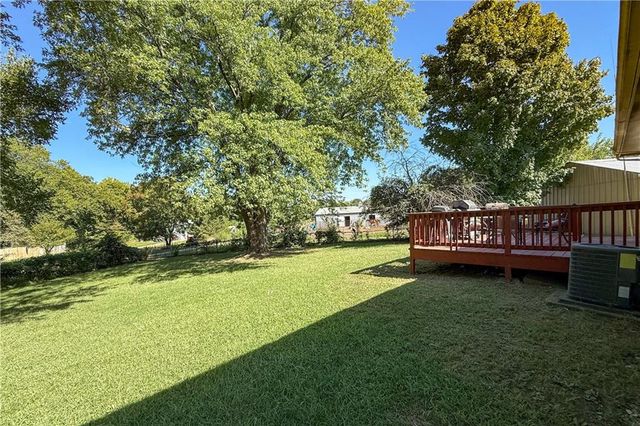 693 E 1450 Road, Lawrence, KS 66046