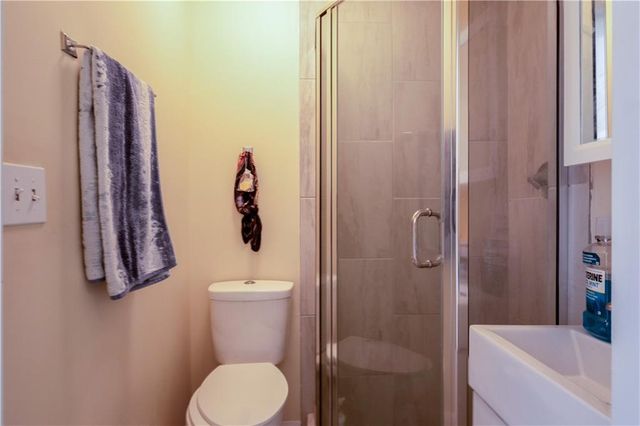 693 E 1450 Road, Lawrence, KS 66046