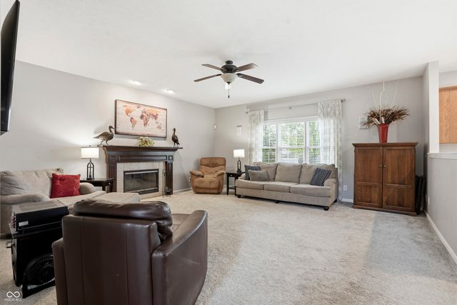 3713 Weather Stone Crossing, Zionsville, IN 46077