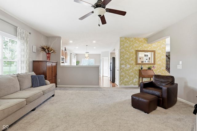 3713 Weather Stone Crossing, Zionsville, IN 46077