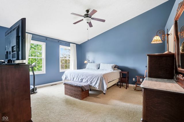 3713 Weather Stone Crossing, Zionsville, IN 46077