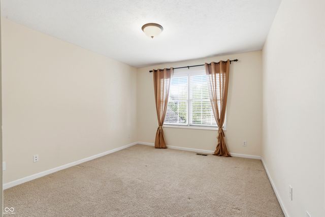 3713 Weather Stone Crossing, Zionsville, IN 46077