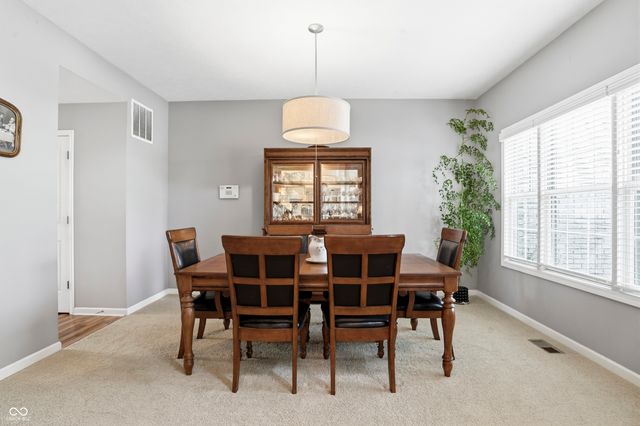 3713 Weather Stone Crossing, Zionsville, IN 46077