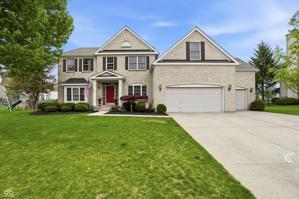3713 Weather Stone Crossing, Zionsville, IN 46077