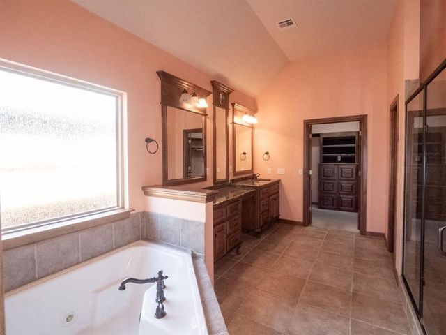 5700 NW 160th Street, Edmond, OK 73013