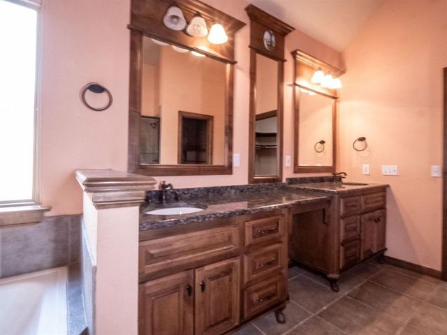 5700 NW 160th Street, Edmond, OK 73013