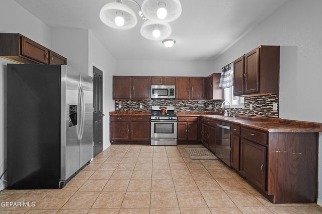 14206 RANIER POINT Drive, El Paso, TX 79938