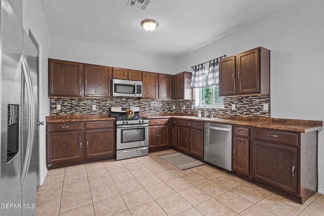 14206 RANIER POINT Drive, El Paso, TX 79938