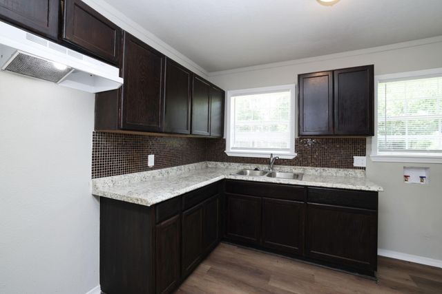 9026 Lake Forest Boulevard, Houston, TX 77078
