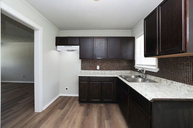 9026 Lake Forest Boulevard, Houston, TX 77078