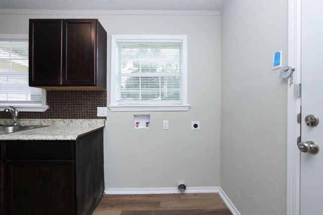 9026 Lake Forest Boulevard, Houston, TX 77078