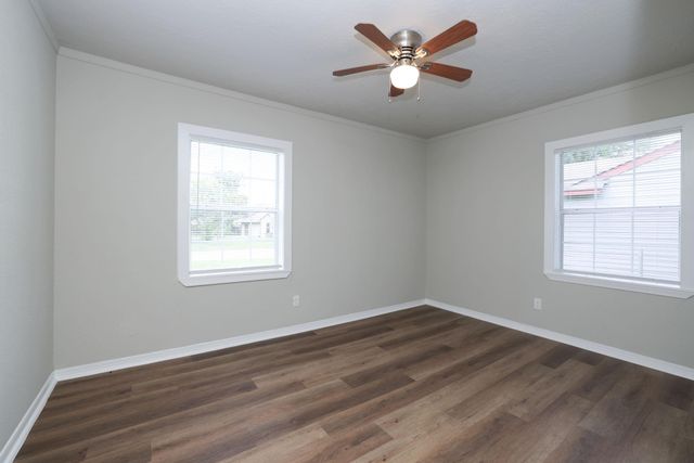 9026 Lake Forest Boulevard, Houston, TX 77078