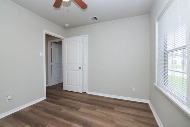9026 Lake Forest Boulevard, Houston, TX 77078