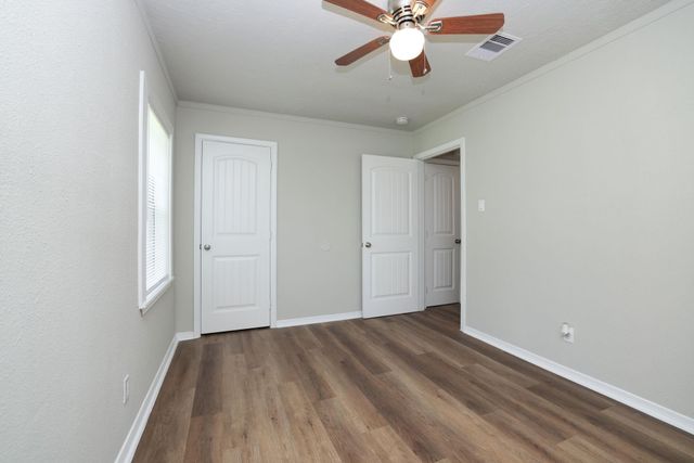 9026 Lake Forest Boulevard, Houston, TX 77078