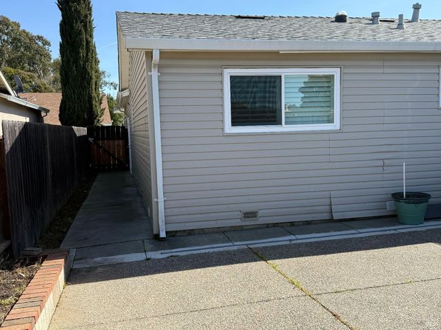 631 Inverness Dr, Vallejo, CA 94589