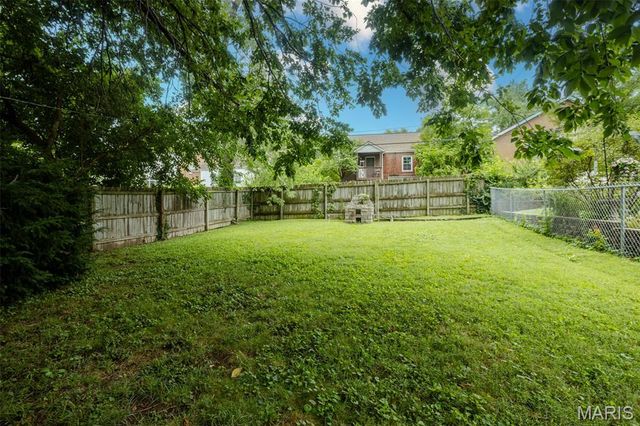 7626 Lindbergh Drive, Richmond Heights, MO 63117