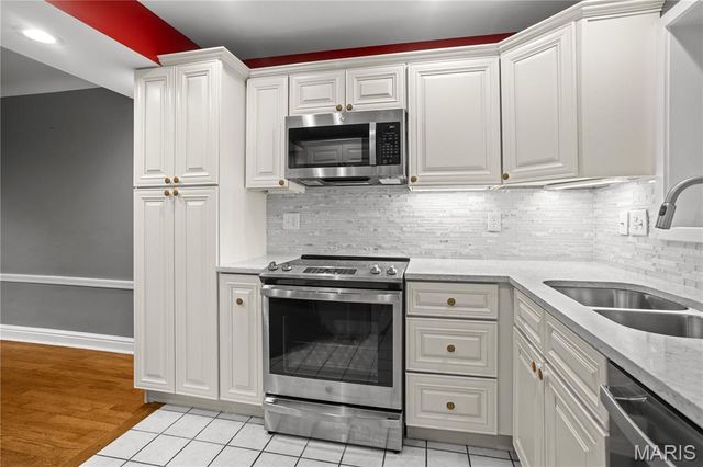 7626 Lindbergh Drive, Richmond Heights, MO 63117