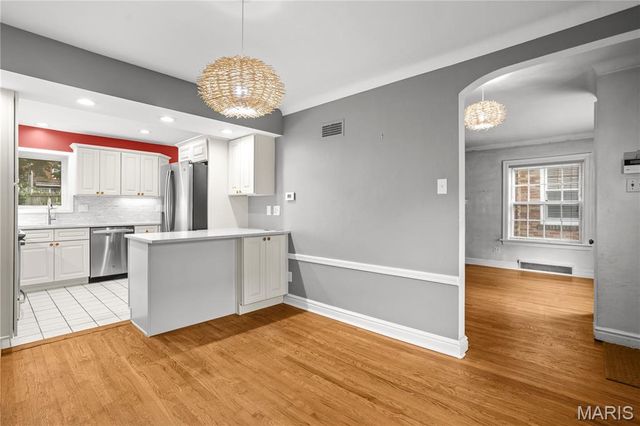 7626 Lindbergh Drive, Richmond Heights, MO 63117