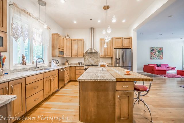 378 E Deerpath Road, Wood Dale, IL 60191
