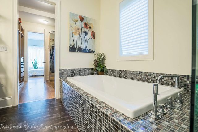 378 E Deerpath Road, Wood Dale, IL 60191