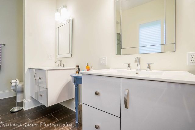 378 E Deerpath Road, Wood Dale, IL 60191