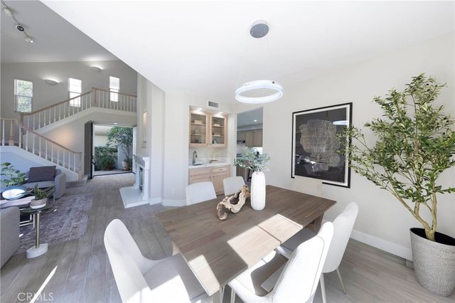 28 Brigmore Aisle, Irvine, CA 92603