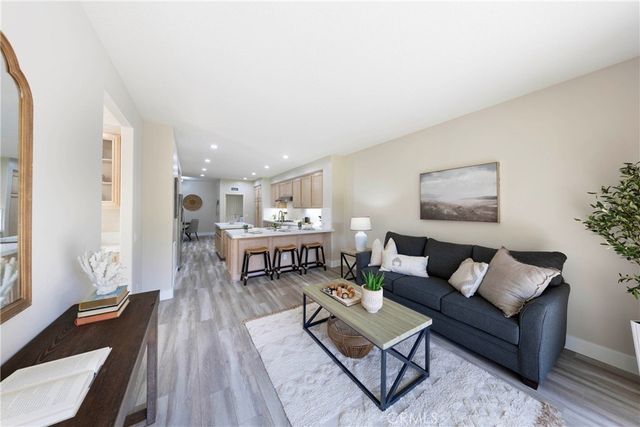 28 Brigmore Aisle, Irvine, CA 92603