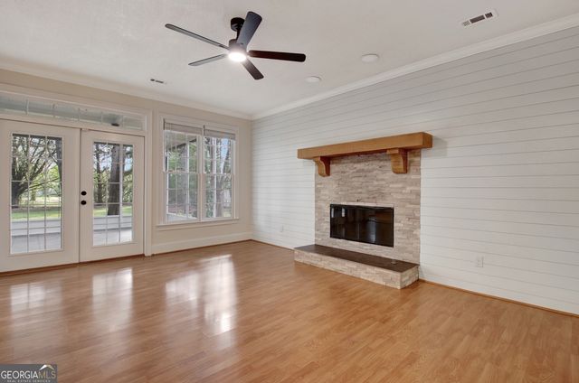 39 Braves Crossing Court, Sharpsburg, GA 30277