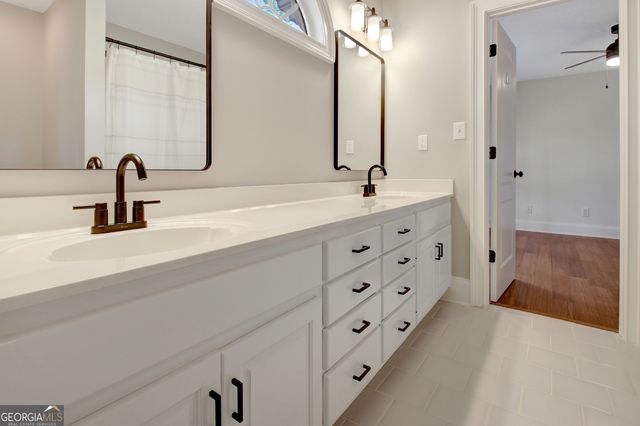 39 Braves Crossing Court, Sharpsburg, GA 30277