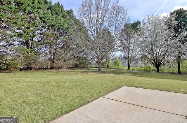 39 Braves Crossing Court, Sharpsburg, GA 30277