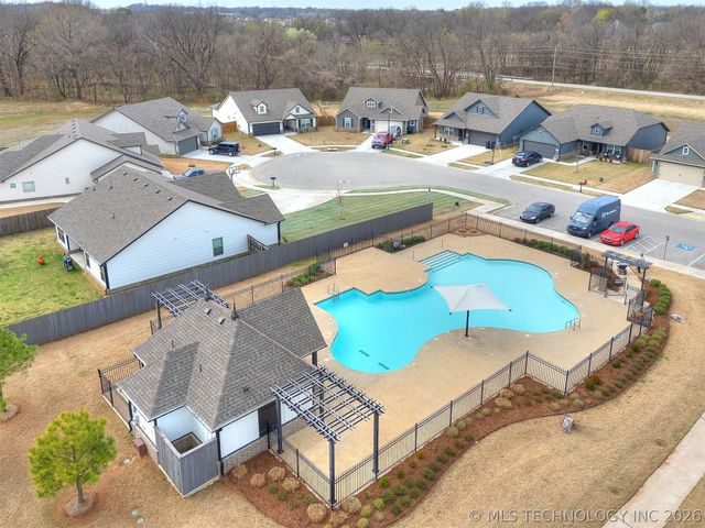 1825 E Winston Street, Broken Arrow, OK 74011