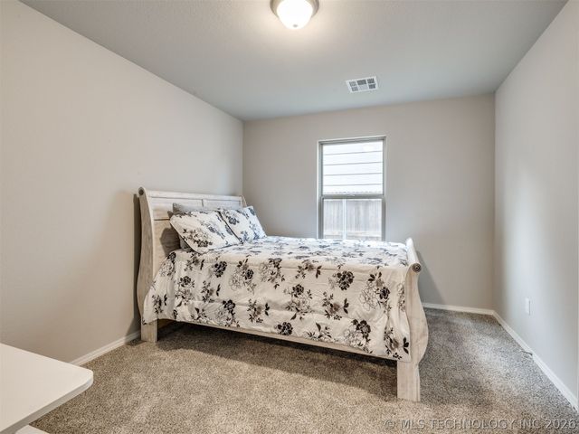 1825 E Winston Street, Broken Arrow, OK 74011