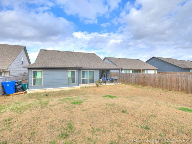 1825 E Winston Street, Broken Arrow, OK 74011